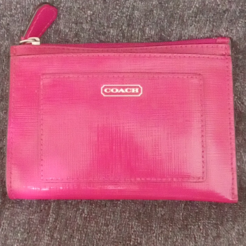 Red/pink COACH Change purse/Wallet with pockets and a keyring